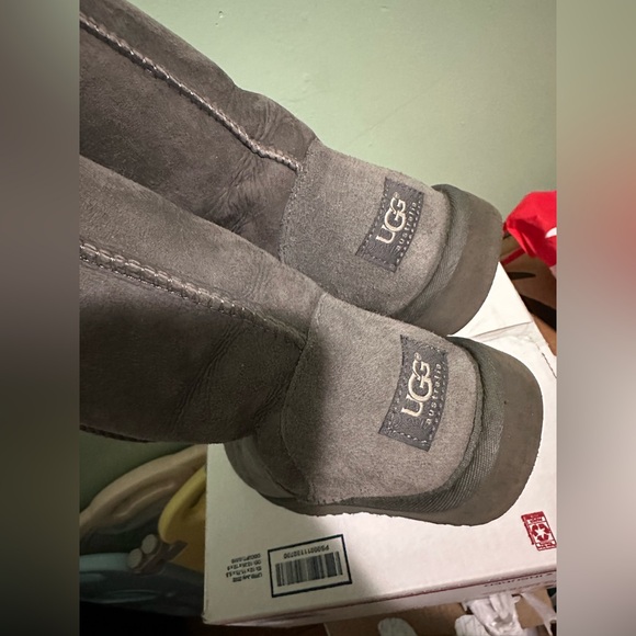 EUC Gray Uggs - Picture 7 of 16